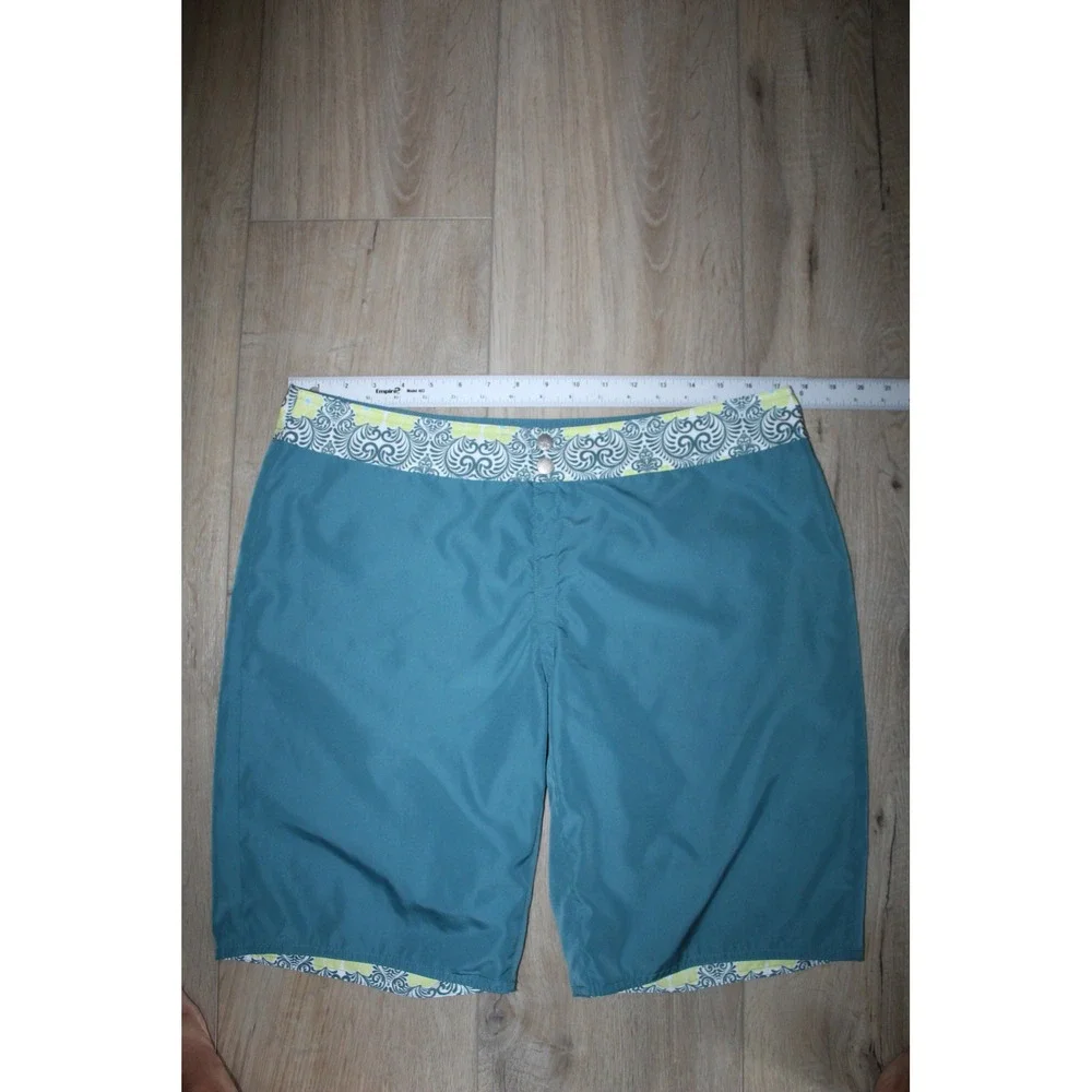 Carve Designs Womens Reversible Board Shorts Teal Floral Damask Size 16